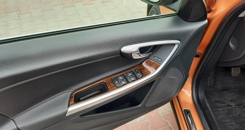 Volvo V60 cena 34800 przebieg: 244082, rok produkcji 2011 z Gogolin małe 277